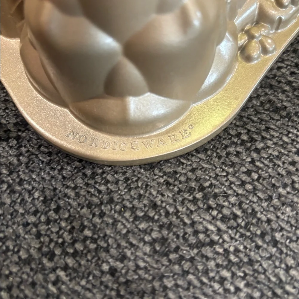 Williams Sonoma Hansel & Gretel Nordicware Bundt Pan